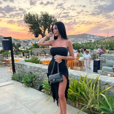 Potret Yvonne Bar