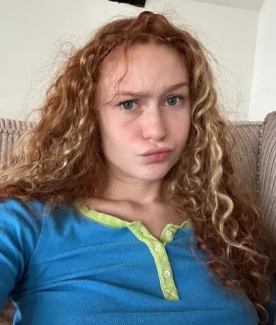Potret Nika Parker